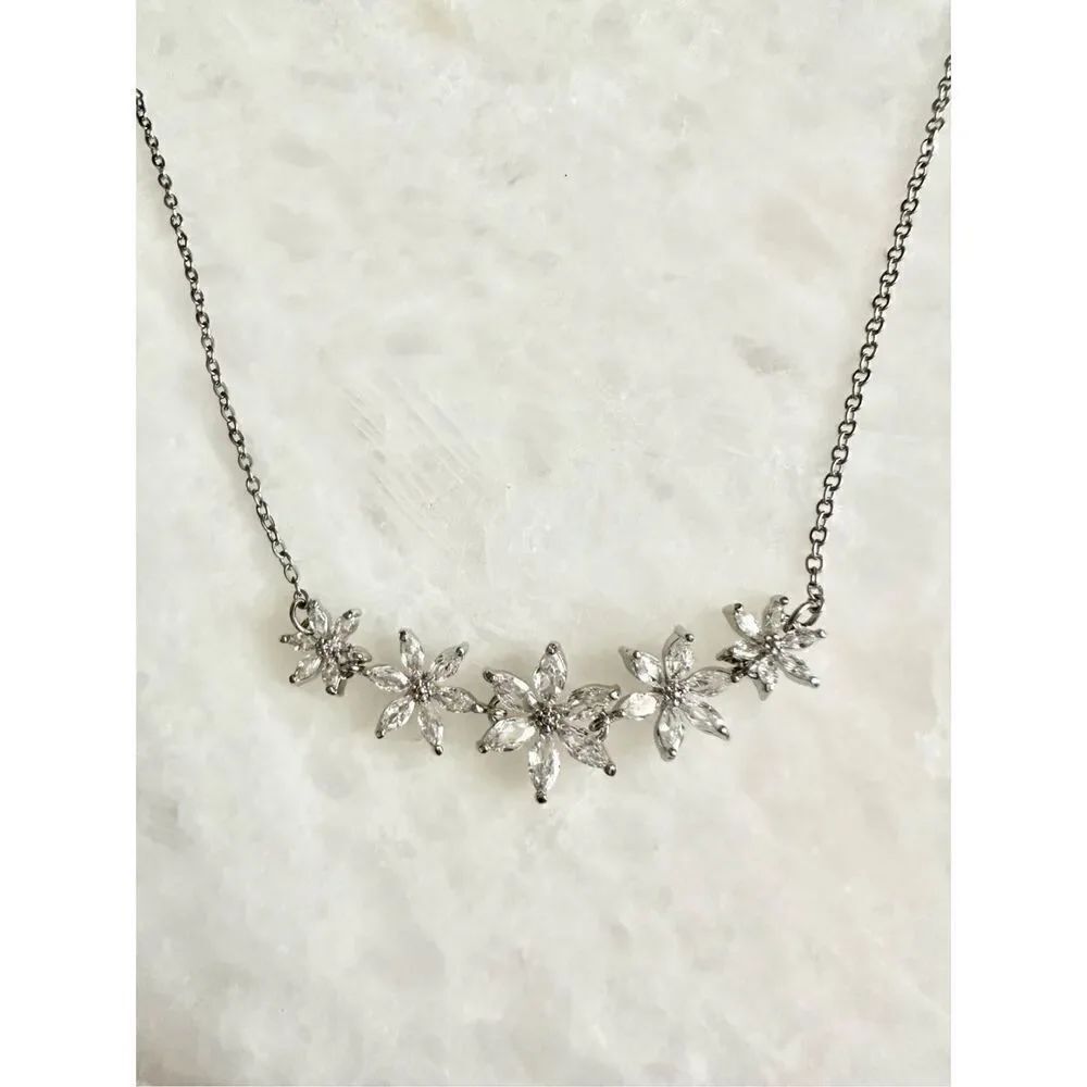 Cubic zirconia flower necklace stainless steel